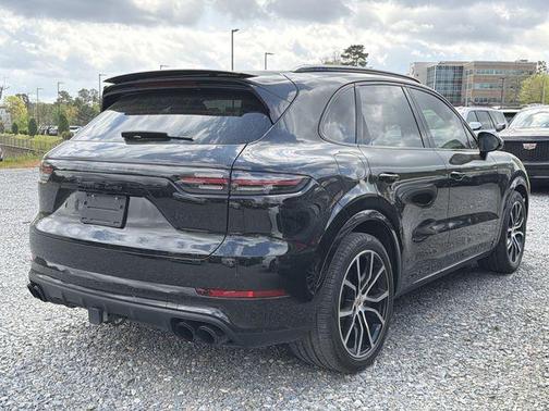 2023 Porsche Cayenne Turbo