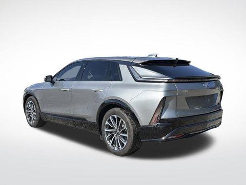 Argent Silver Metallic 2024 Cadillac LYRIQ Sport