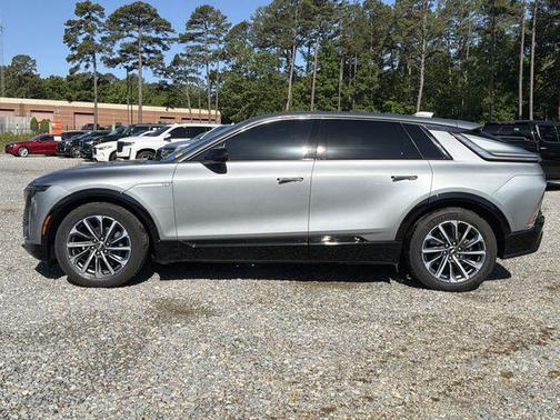 Argent Silver Metallic 2024 Cadillac LYRIQ Sport