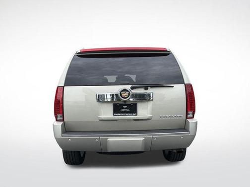 Radiant Silver Metallic 2013 Cadillac Escalade Luxury