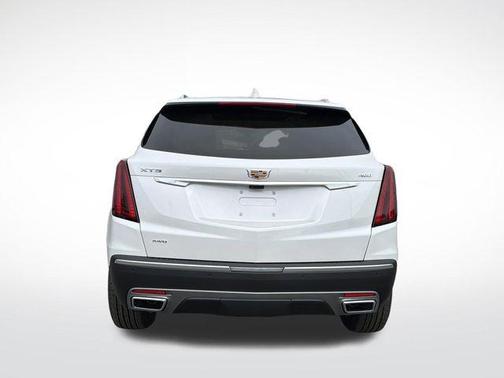 Crystal White Tricoat 2026 Cadillac XT5 Premium Luxury