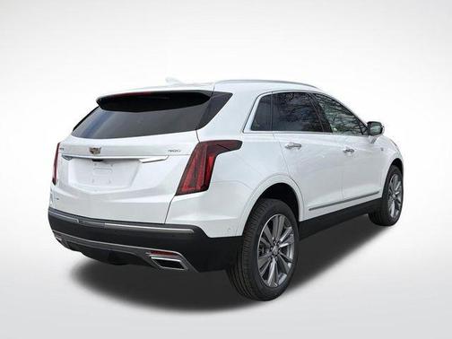 Crystal White Tricoat 2026 Cadillac XT5 Premium Luxury