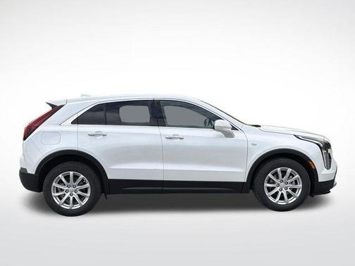 Crystal White Tricoat 2022 Cadillac XT4 Luxury