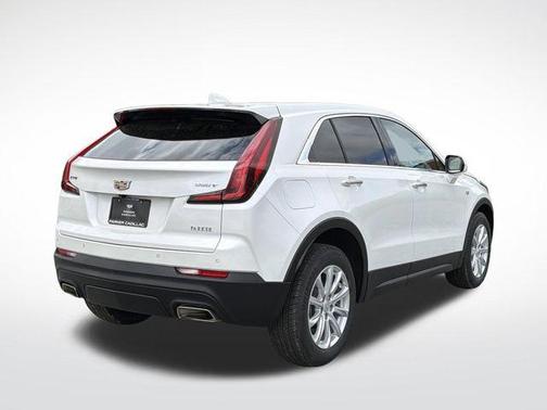 Crystal White Tricoat 2022 Cadillac XT4 Luxury