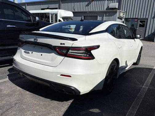 Pearl White Tricoat 2023 Nissan Maxima SR Xtronic CVT