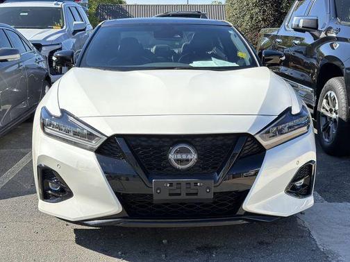 Pearl White Tricoat 2023 Nissan Maxima SR Xtronic CVT