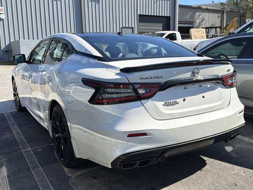 Pearl White Tricoat 2023 Nissan Maxima SR Xtronic CVT