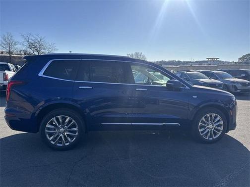 2025 Cadillac XT6 Premium Luxury FWD