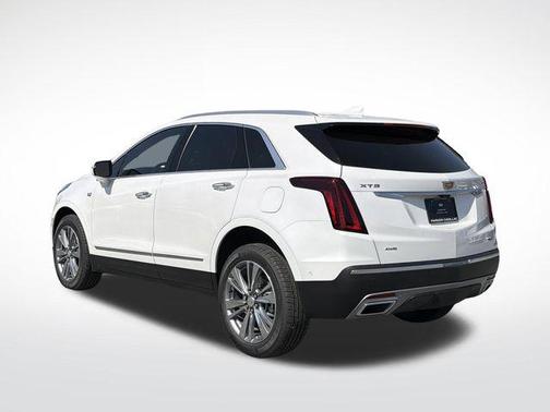 Crystal White Tricoat 2026 Cadillac XT5 Premium Luxury