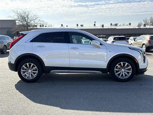 2021 Cadillac XT4 Premium Luxury