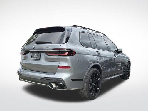 Skyscraper Grey Metallic 2025 BMW X7 xDrive40i