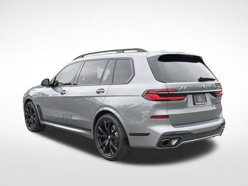 Skyscraper Grey Metallic 2025 BMW X7 xDrive40i