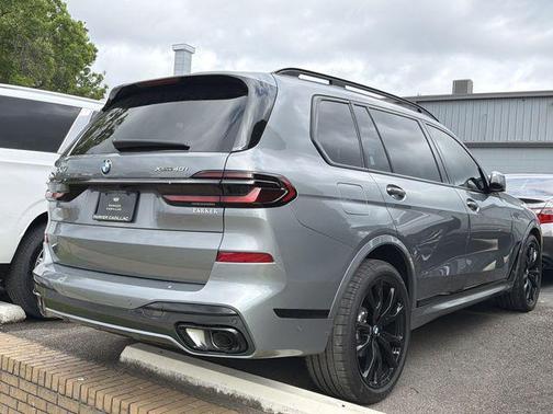 Skyscraper Grey Metallic 2025 BMW X7 xDrive40i