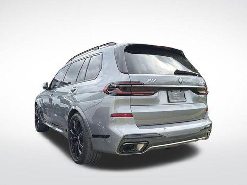 Skyscraper Grey Metallic 2025 BMW X7 xDrive40i