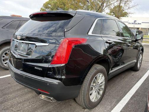 Stellar Black Metallic 2019 Cadillac XT5 Luxury