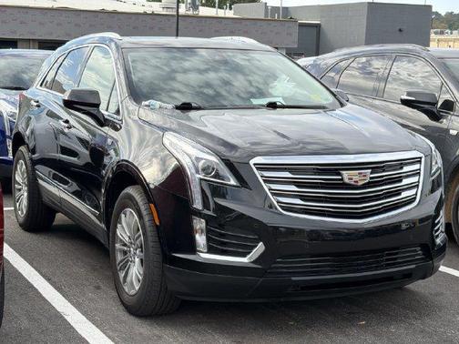 Stellar Black Metallic 2019 Cadillac XT5 Luxury