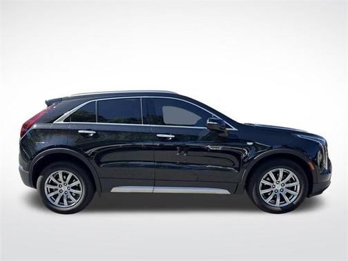 2022 Cadillac XT4 Premium Luxury