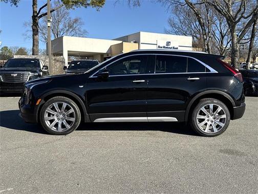 2022 Cadillac XT4 Premium Luxury