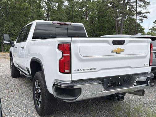 Summit White 2024 Chevrolet Silverado 2500 LTZ