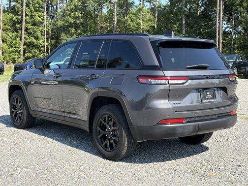 Baltic Gray Metallic Clearcoat 2025 Jeep Grand Cherokee Altitude