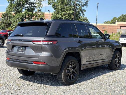 Baltic Gray Metallic Clearcoat 2025 Jeep Grand Cherokee Altitude