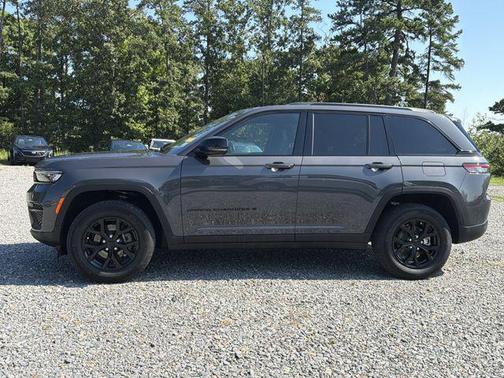 Baltic Gray Metallic Clearcoat 2025 Jeep Grand Cherokee Altitude