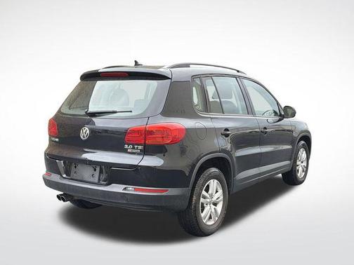 Deep Black Pearl 2017 Volkswagen Tiguan 2.0T S 4MOTION