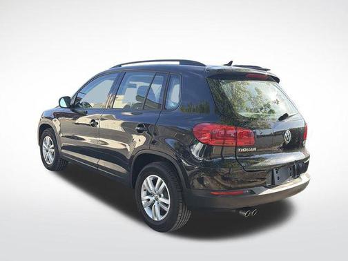Deep Black Pearl 2017 Volkswagen Tiguan 2.0T S 4MOTION