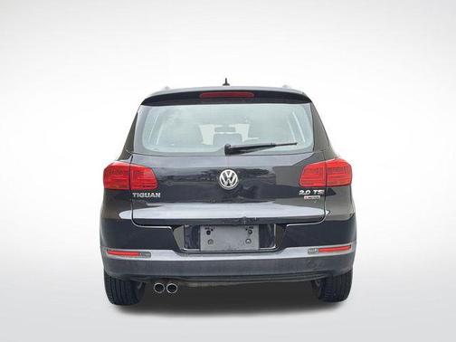 Deep Black Pearl 2017 Volkswagen Tiguan 2.0T S 4MOTION