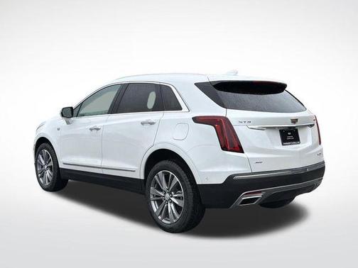 Crystal White Tricoat 2026 Cadillac XT5 Premium Luxury