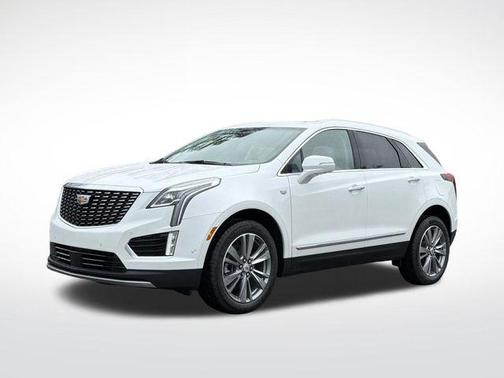 Crystal White Tricoat 2026 Cadillac XT5 Premium Luxury