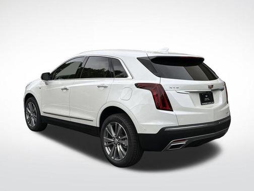 Crystal White Tricoat 2026 Cadillac XT5 Premium Luxury