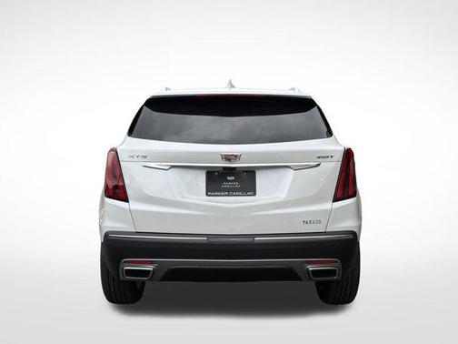 Crystal White Tricoat 2026 Cadillac XT5 Premium Luxury