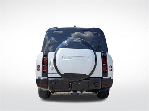2024 Land Rover Defender 130 P400 X-Dynamic SE