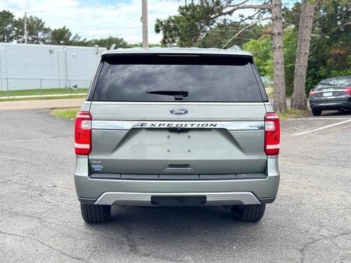 Silver Spruce Metallic 2019 Ford Expedition Max XLT