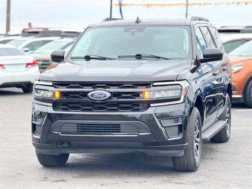 2023 Ford Expedition XLT 4WD