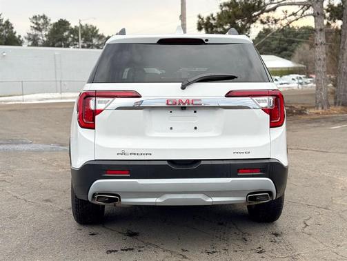 2023 GMC Acadia AWD SLT