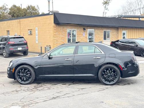 2018 Chrysler 300 Limited