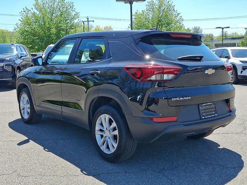 Mosaic Black Metallic 2023 Chevrolet Trailblazer LS