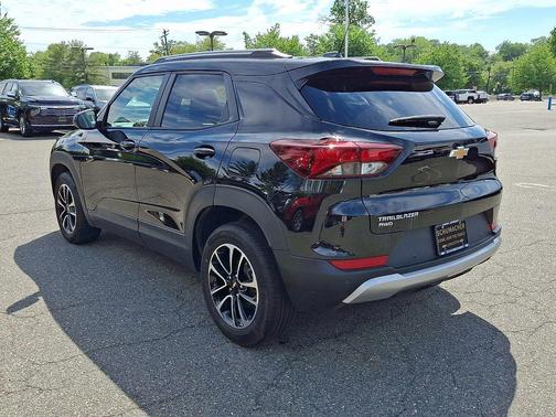 Mosaic Black Metallic 2024 Chevrolet Trailblazer LT