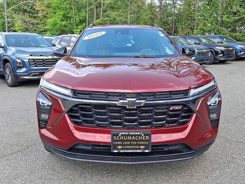 Crimson Metallic 2025 Chevrolet Trax FWD 2RS