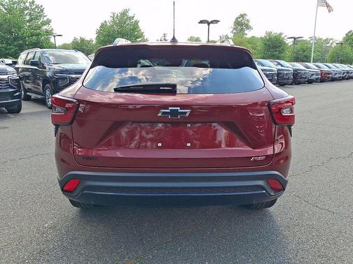 Crimson Metallic 2025 Chevrolet Trax FWD 2RS