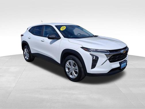 Summit White 2024 Chevrolet Trax LS