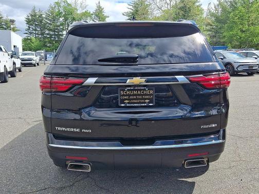 Mosaic Black Metallic 2023 Chevrolet Traverse Premier