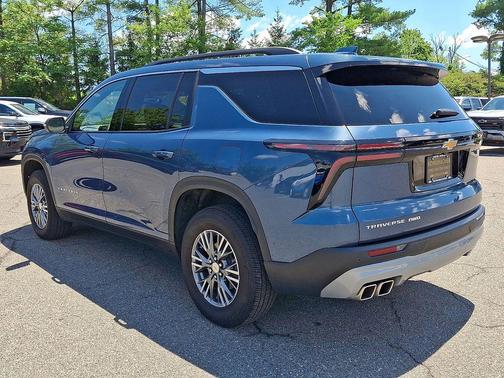 Lakeshore Blue Metallic 2025 Chevrolet Traverse LT