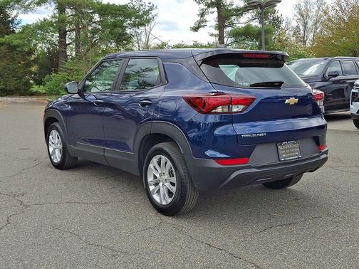 Blue Glow Metallic 2023 Chevrolet Trailblazer LS