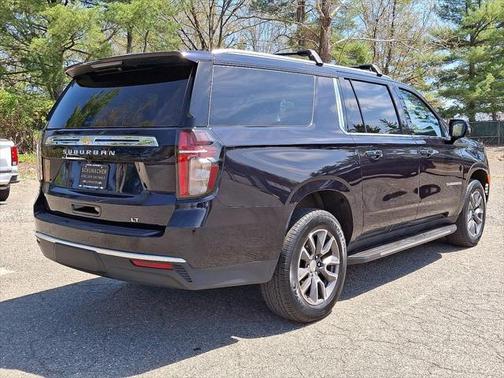 2022 Chevrolet Suburban LT