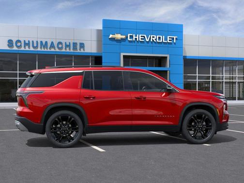 Radiant Red Tintcoat 2026 Chevrolet Traverse LT
