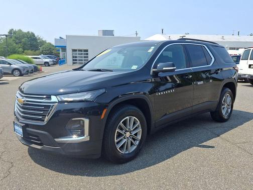 Mosaic Black Metallic 2023 Chevrolet Traverse LT Cloth