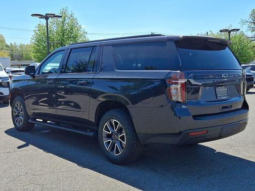 Dark Ash Metallic 2023 Chevrolet Suburban 4WD Z71